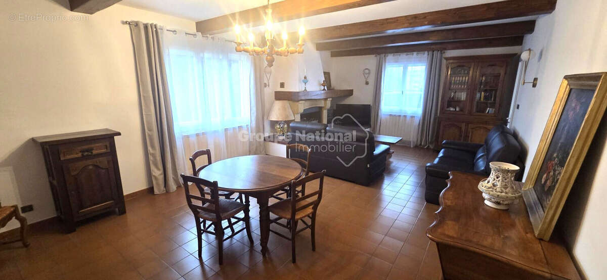 Quartier VERDURON HAUT ! Belle maison de type 4 de 90 m² sur parcelle de terrain de 530 m² arborée et piscinable  avec cuisine d - photo 5