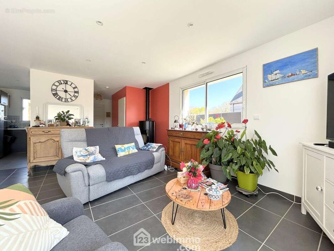 Maison à TREDREZ-LOCQUEMEAU