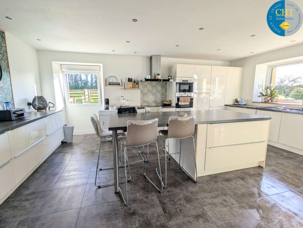 Maison à LES BRULAIS