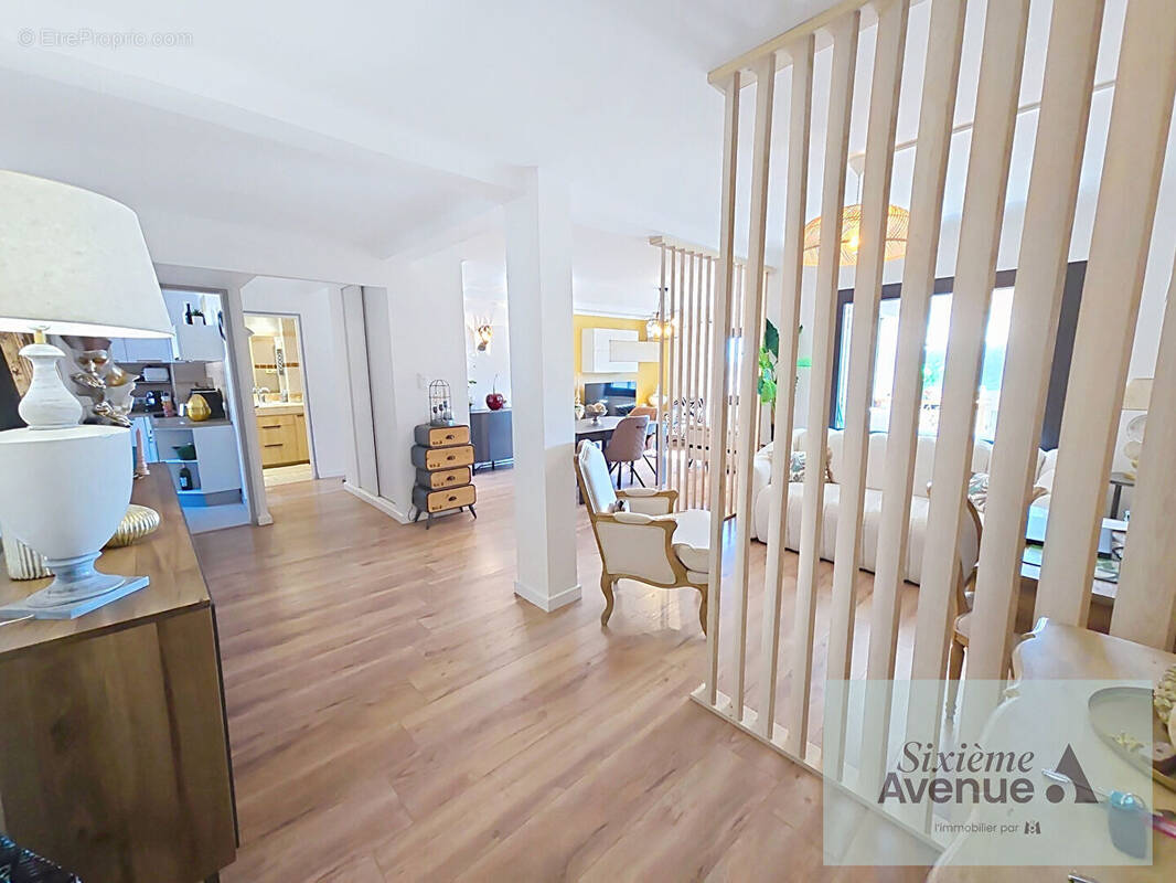 Appartement à SIX-FOURS-LES-PLAGES