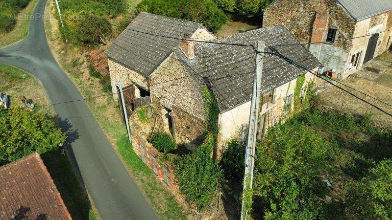 Authentique maison en pierres 180 m² - Investisseurs ou amoureux de rénovation - LIGNEROLLES (36) - photo 22