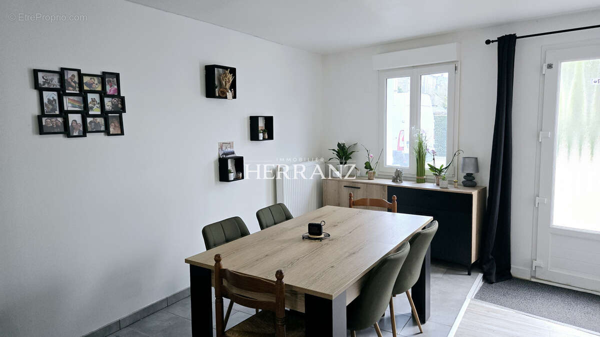 Appartement à MONTGUYON