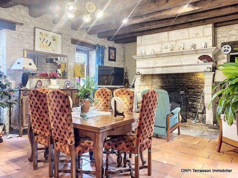 Maison à SALIGNAC-EYVIGUES