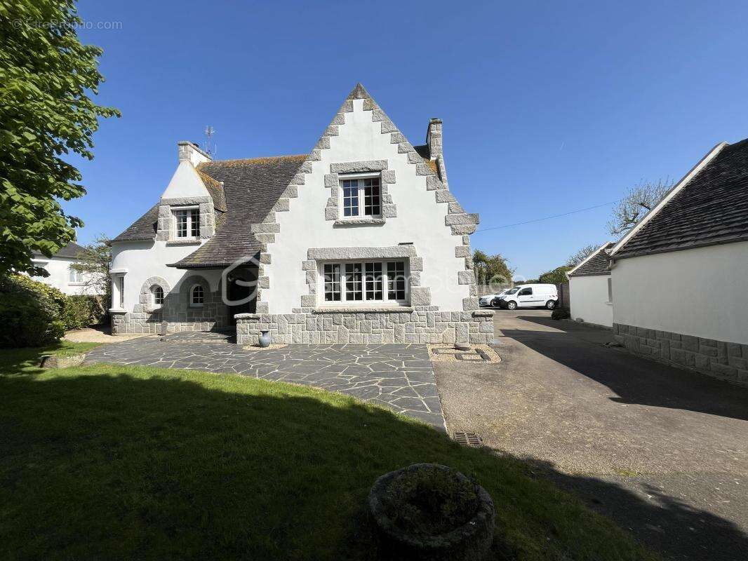Maison à PLOUZEVEDE