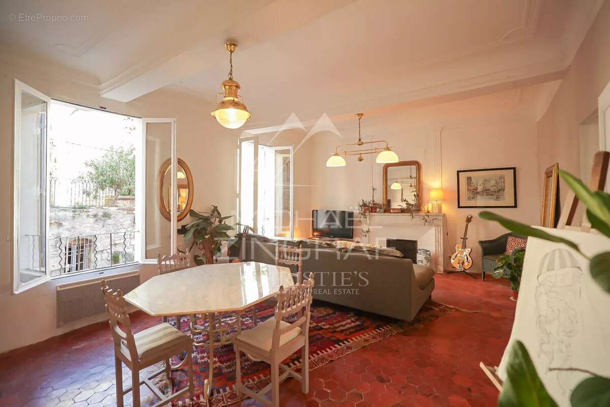 Appartement à BONNIEUX