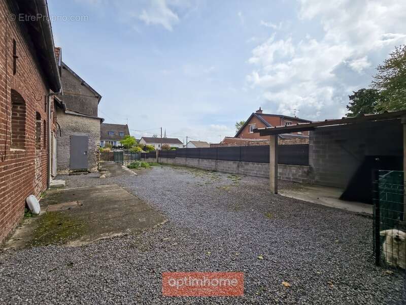 Maison à CROISILLES