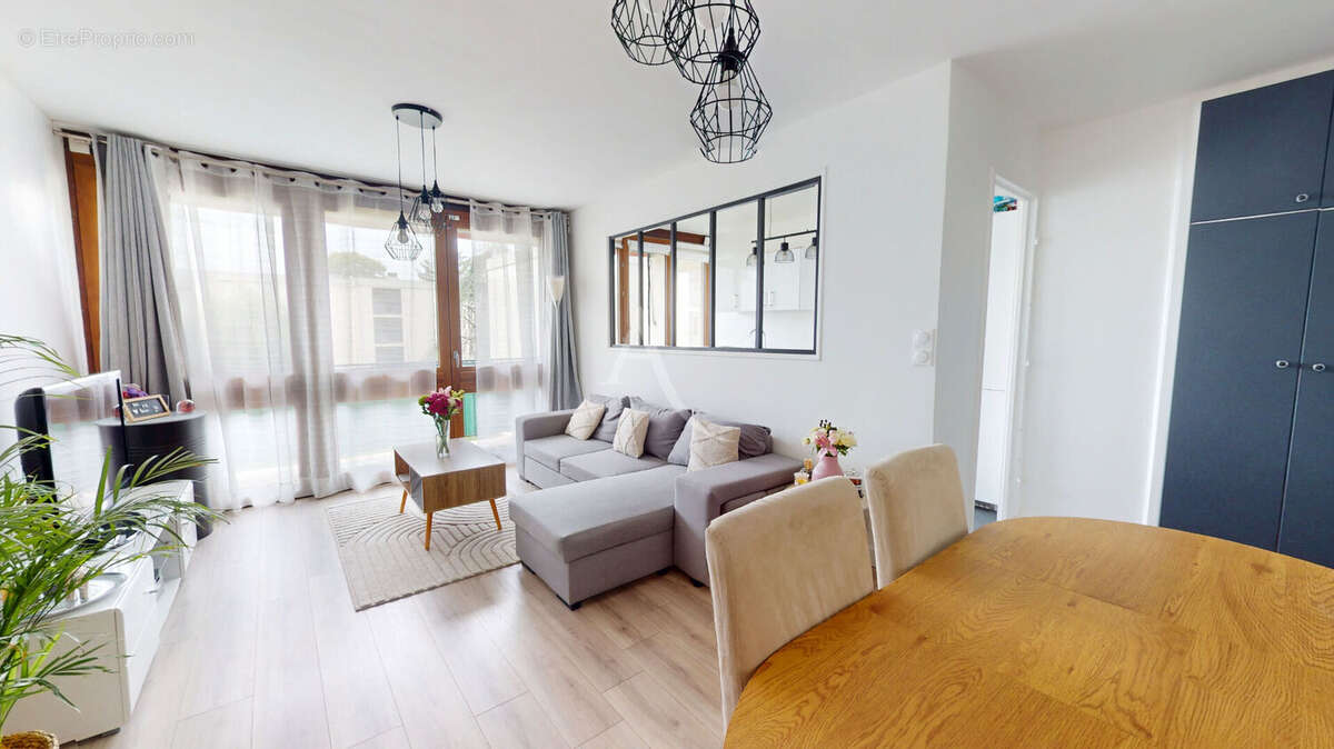 Appartement à CHILLY-MAZARIN