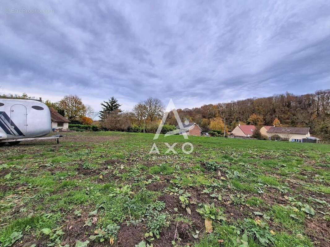 Terrain à BERNEUIL-EN-BRAY