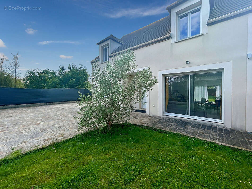 Maison à ROSNY-SUR-SEINE