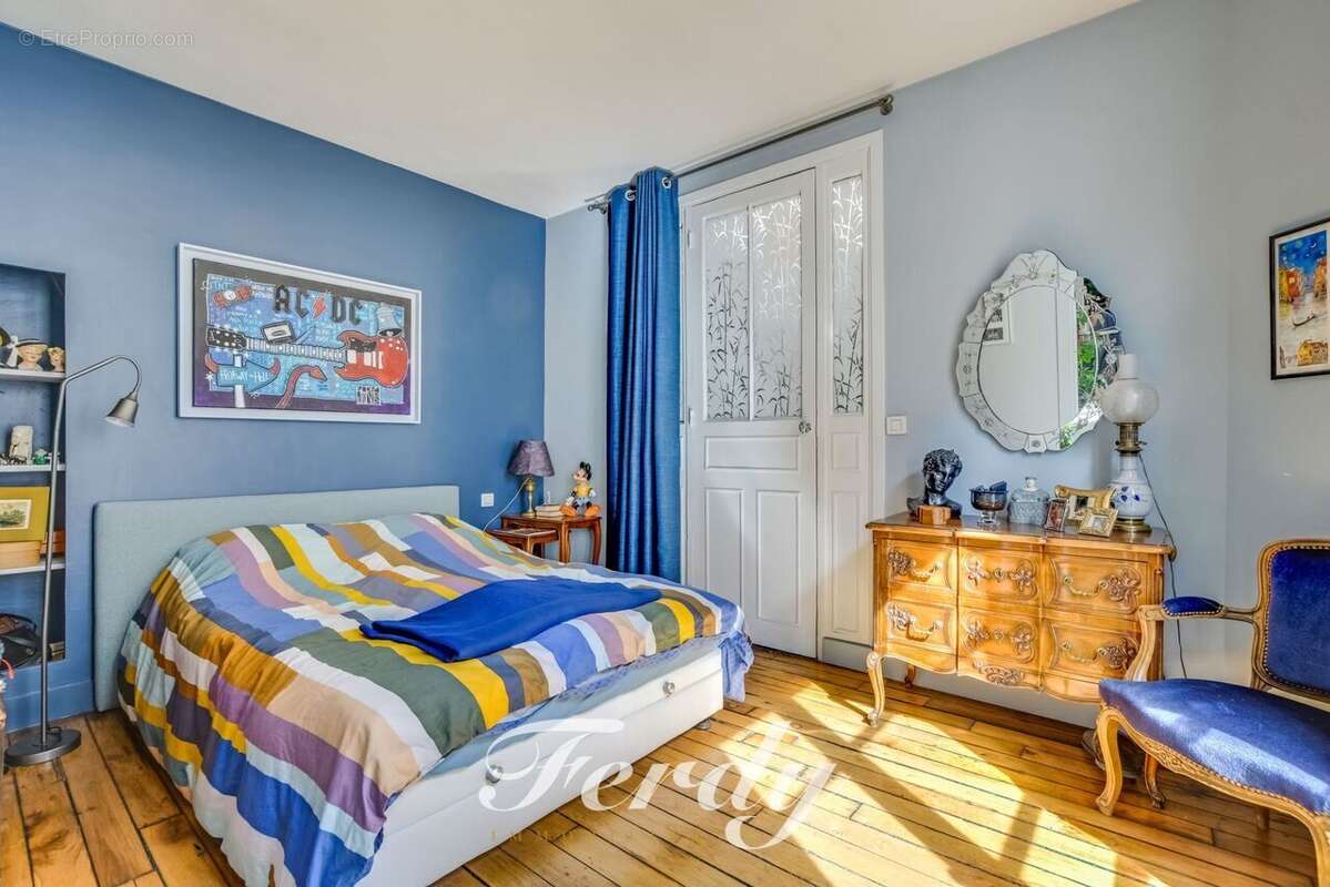 Appartement à PARIS-3E