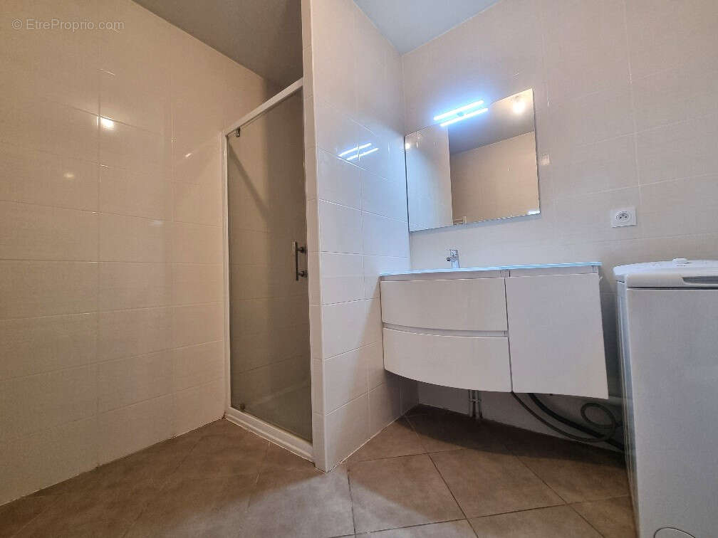 Appartement à BEAUZELLE