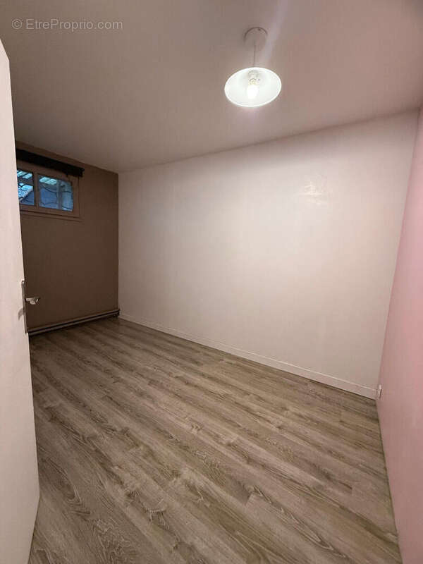 Maison à LA CHAPELLE-BASSE-MER