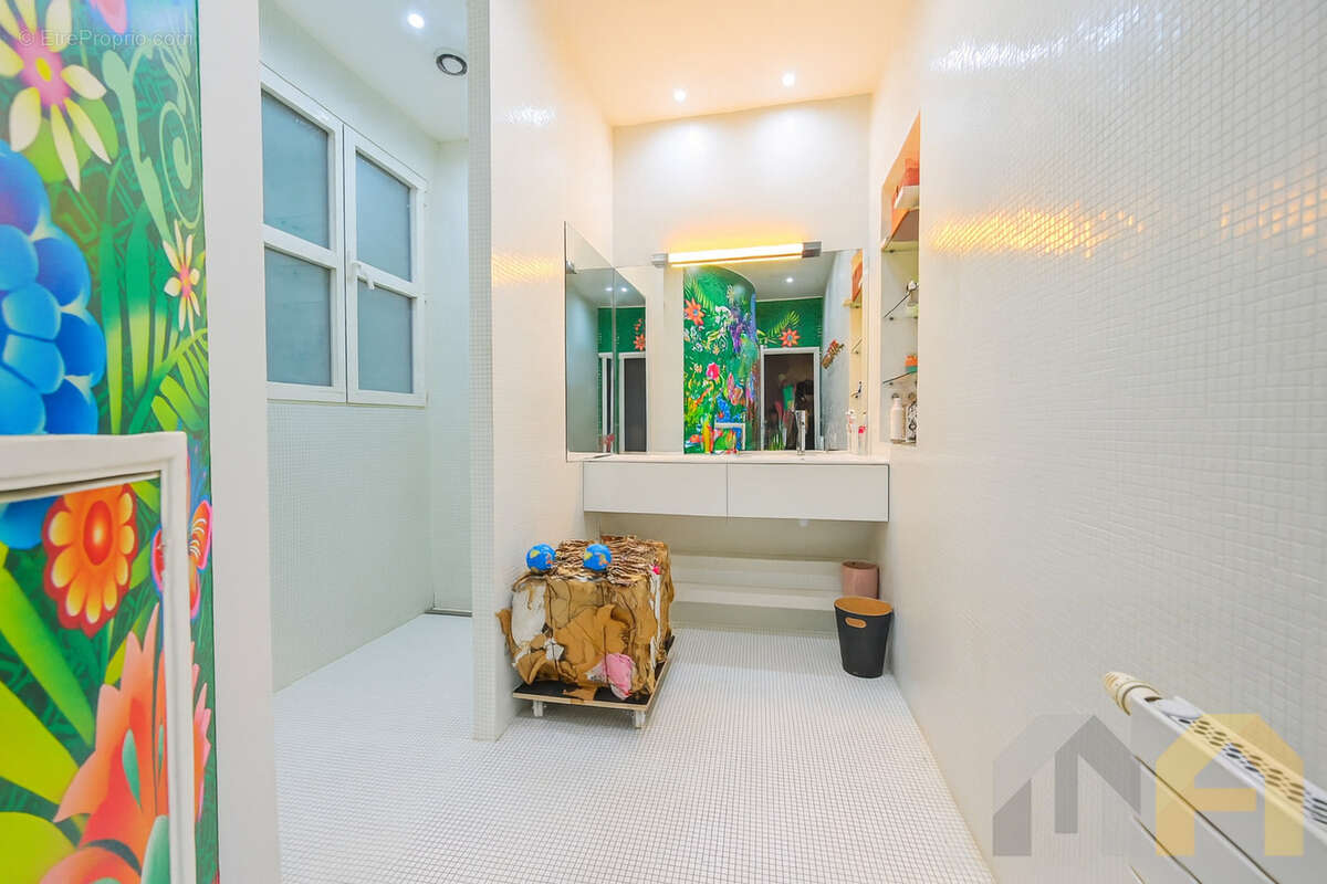 Appartement à PARIS-8E