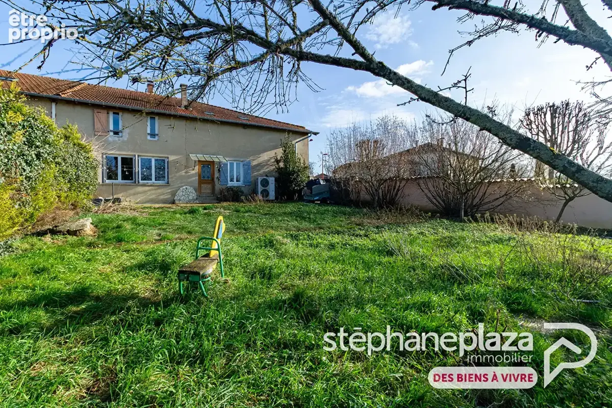 Maison familiale rénovée 204 m²  5 chambres  DPE B  proche Vonnas - photo 3