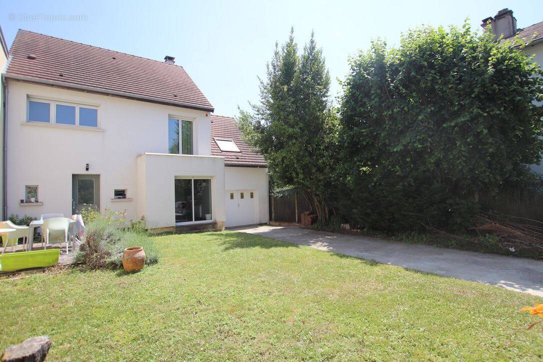 Maison à BOIS-D'ARCY