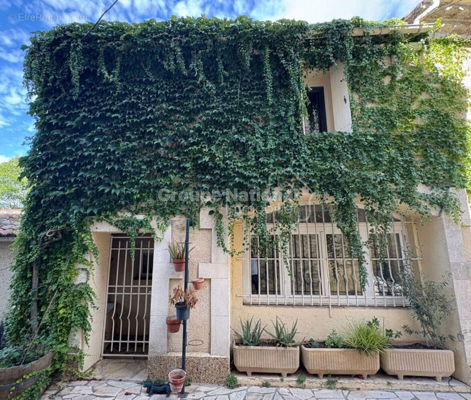 Maison à SAINT-HILAIRE-DE-BEAUVOIR