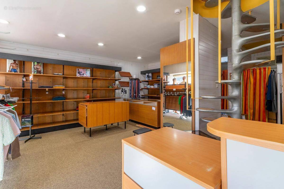 Appartement à SALLES