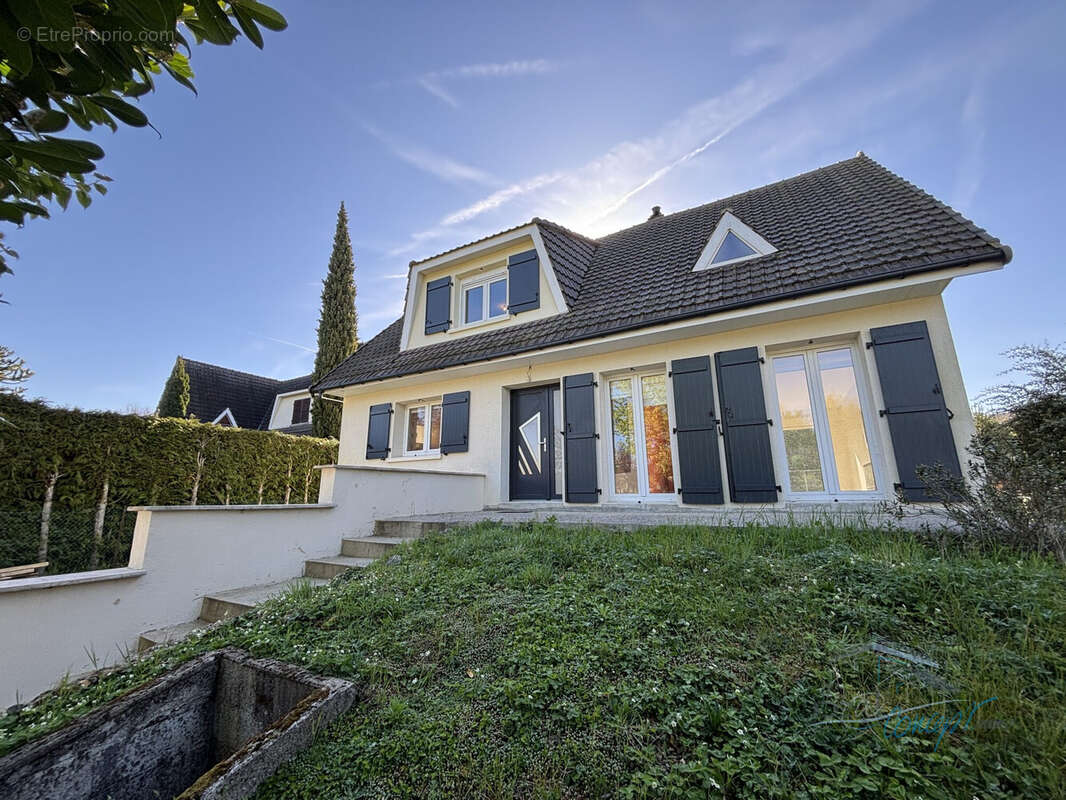 Maison à JANVILLE-SUR-JUINE