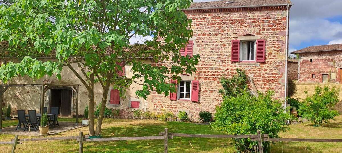 Maison à ESTANDEUIL
