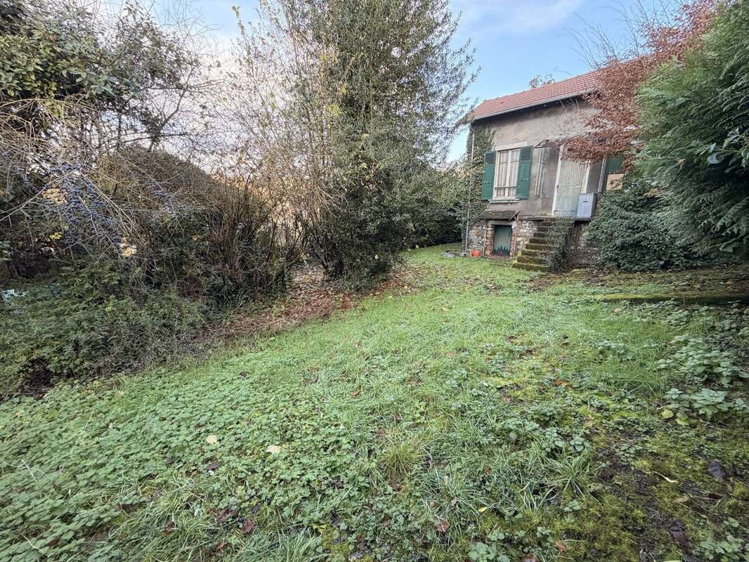 Maison à BRIIS-SOUS-FORGES