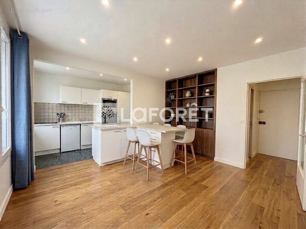 Appartement à PARIS-14E