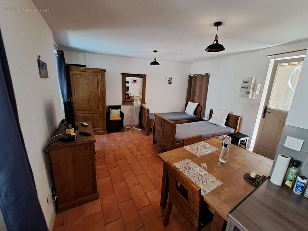 Malaucène centre , studio meublé, idéal pied-à-terre ou investissement locatif - photo 8