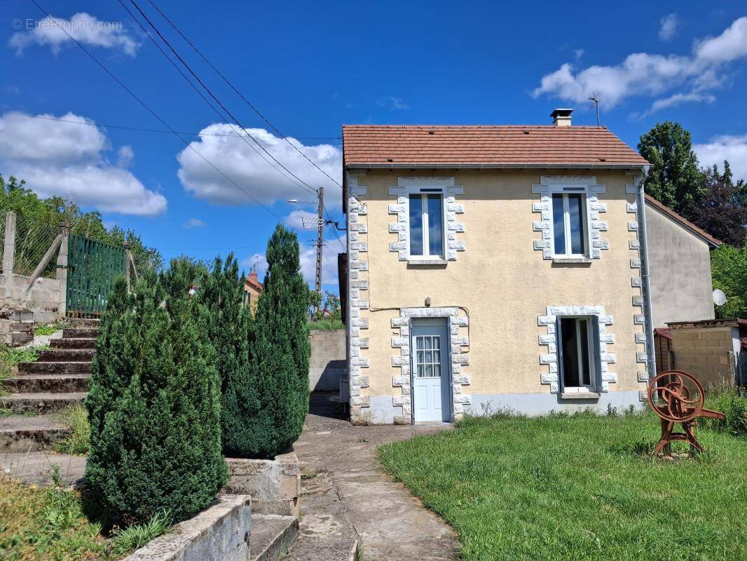 Maison à COSNE-COURS-SUR-LOIRE