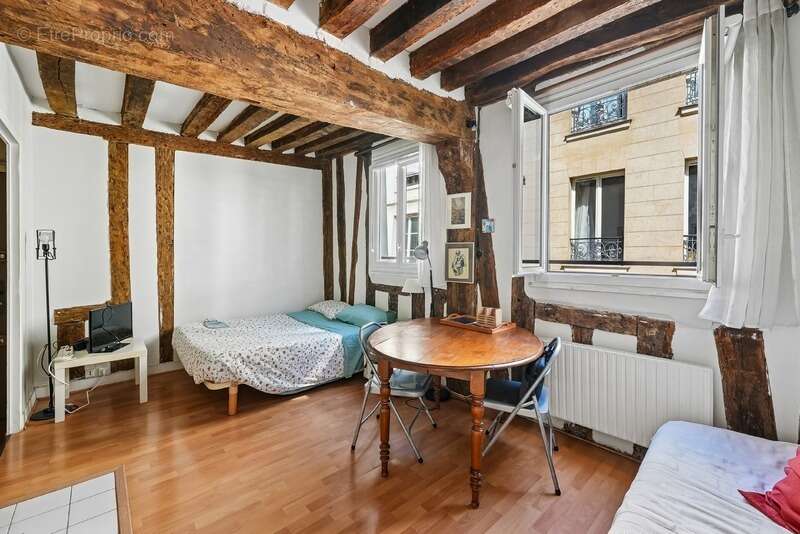 Appartement à PARIS-2E