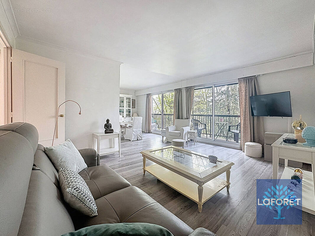 Appartement à CHILLY-MAZARIN