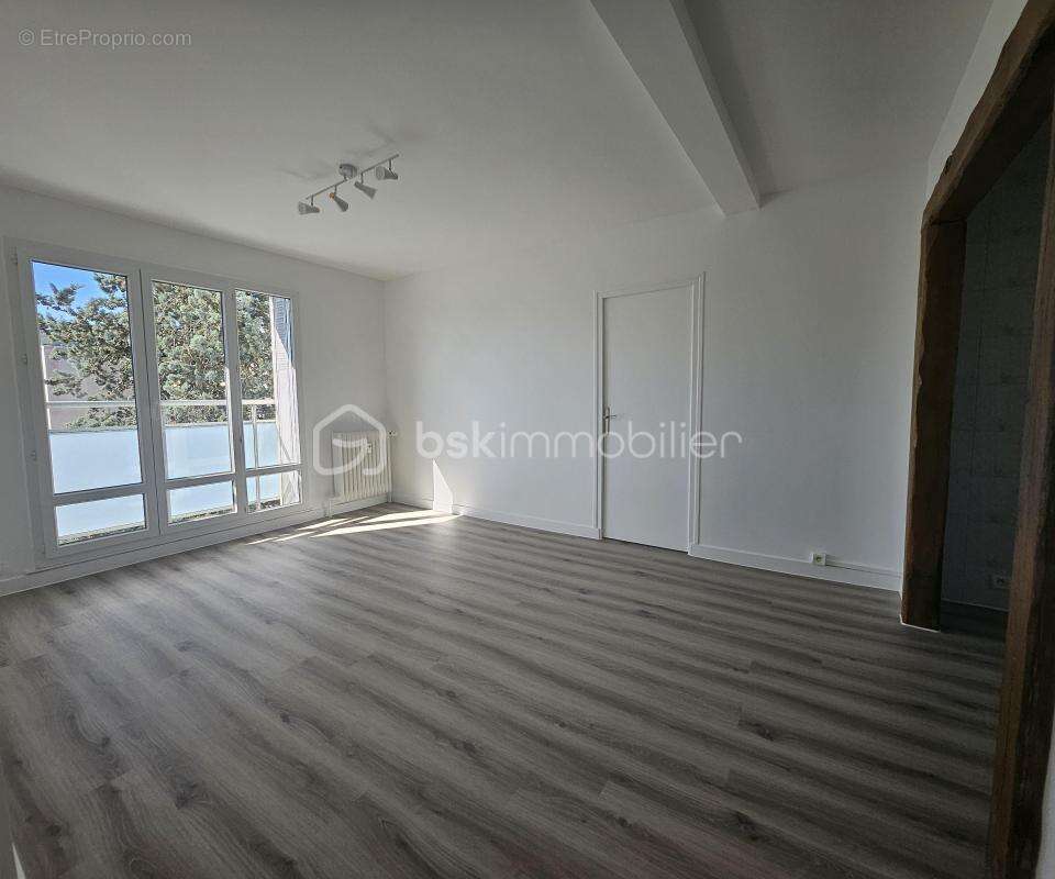 Appartement à FONTAINE