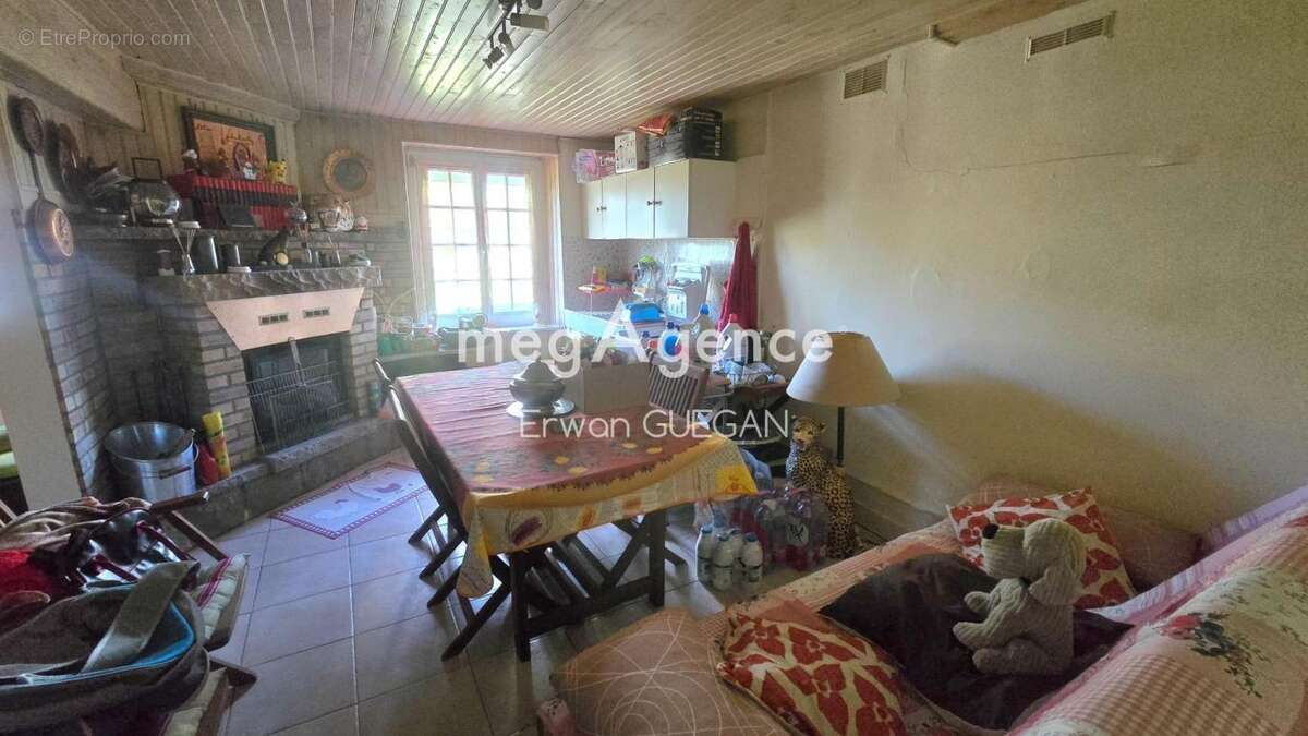 Maison à MELLIONNEC