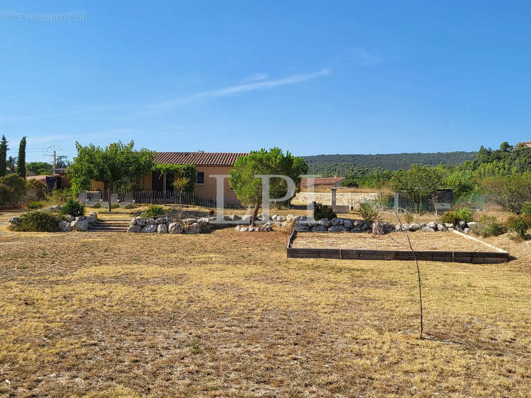 Maison à SAINT-SATURNIN-LES-APT