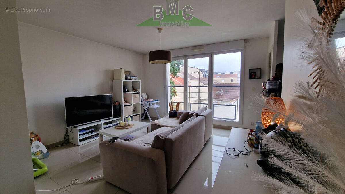 Appartement à LE PLESSIS-BOUCHARD