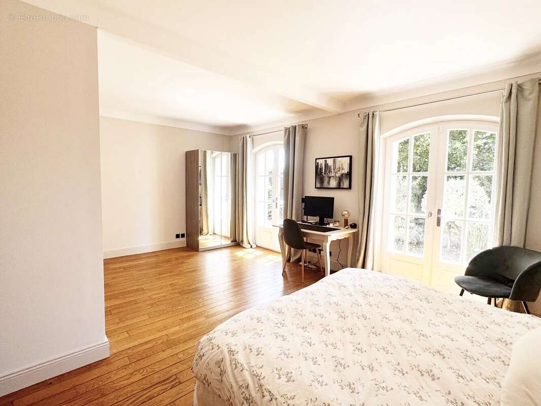 Maison à MOUGINS