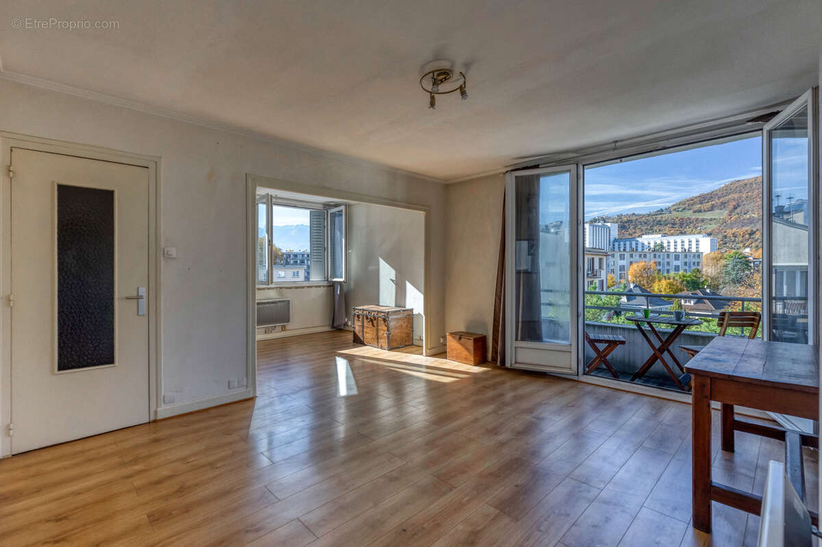 Appartement à LA TRONCHE