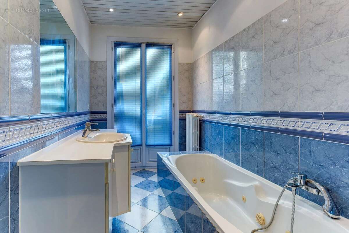 A vendre à Nice, Cimiez, 3 pièces avec parking - photo 9