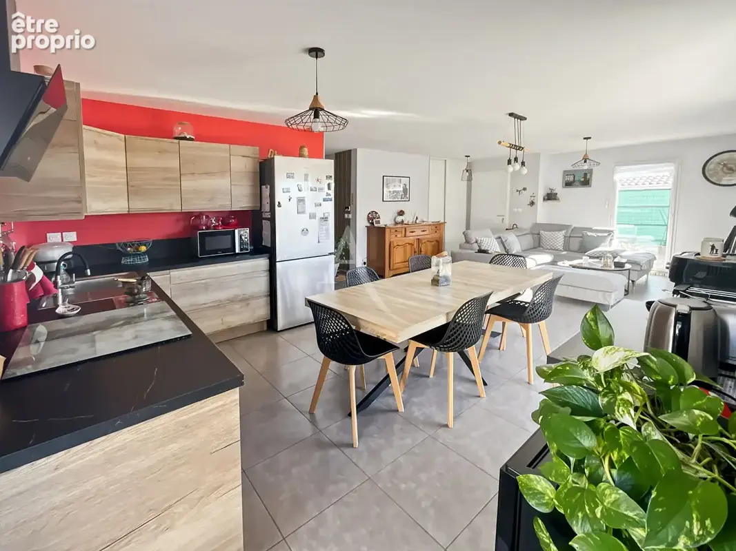 Maison récente de 2020 à vendre à Challans avec terrasse et terrain clos - photo 2