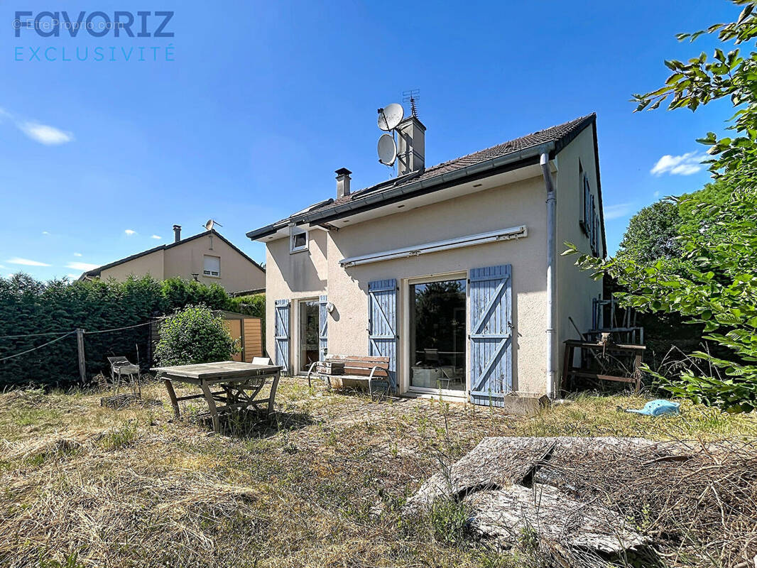 Maison à NEUFCHATEAU