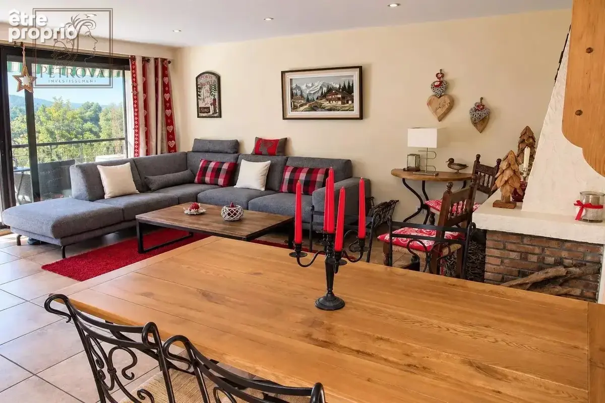 Appartement à GREOLIERES