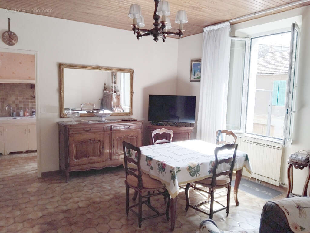 T4 dernier etage avec garage - photo 2