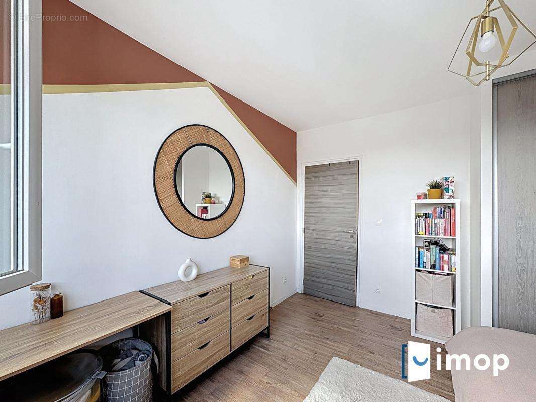Appartement à VAUX-LE-PENIL
