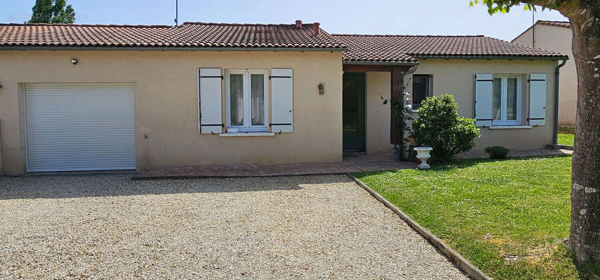 Maison à LA CHAPELLE-DES-POTS