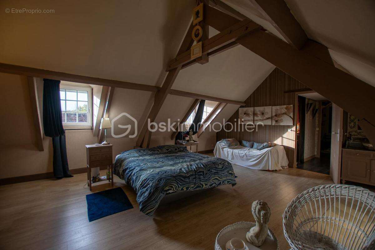 Maison à LES BORDES