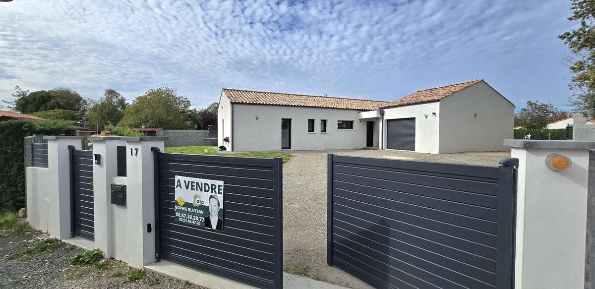 Maison à SAINT-AVAUGOURD-DES-LANDES