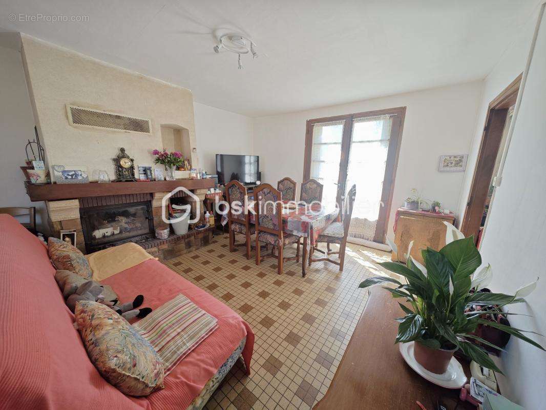 Maison à SAINTE-GAUBURGE-SAINTE-COLOMBE