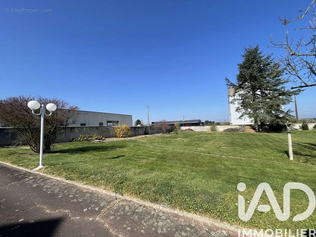 Photo 2 - Terrain à MONNAIE