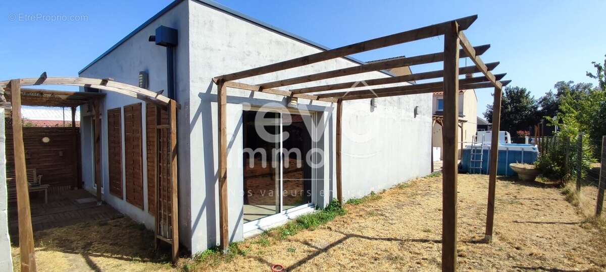 Bourg, proche commodites - photo 13