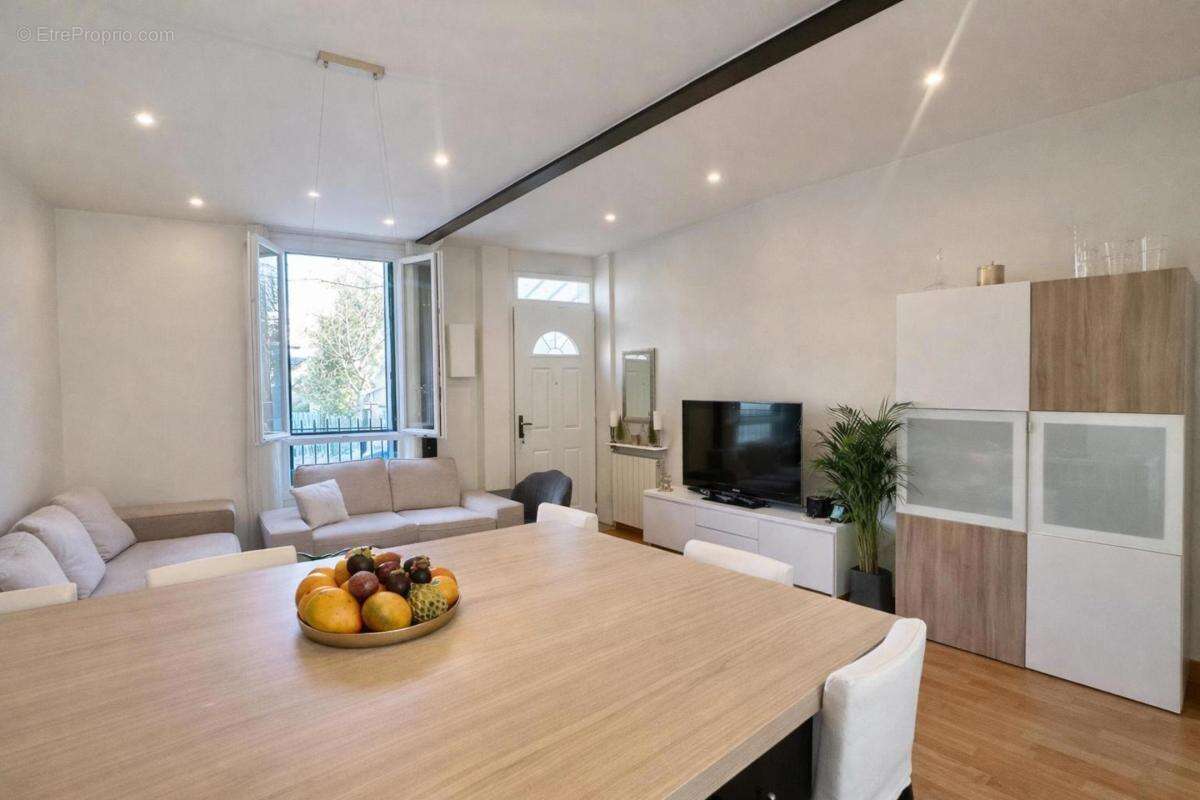 Maison à CHOISY-LE-ROI