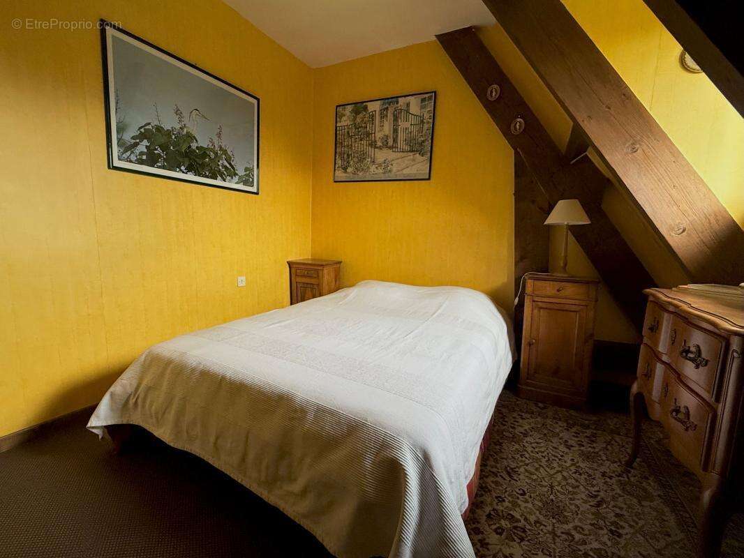 Maison à SAINT-ELOI-DE-FOURQUES