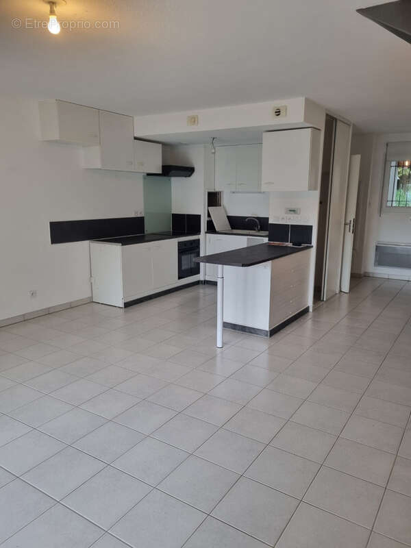 Appartement à SAINT-MARTIN-DE-CRAU